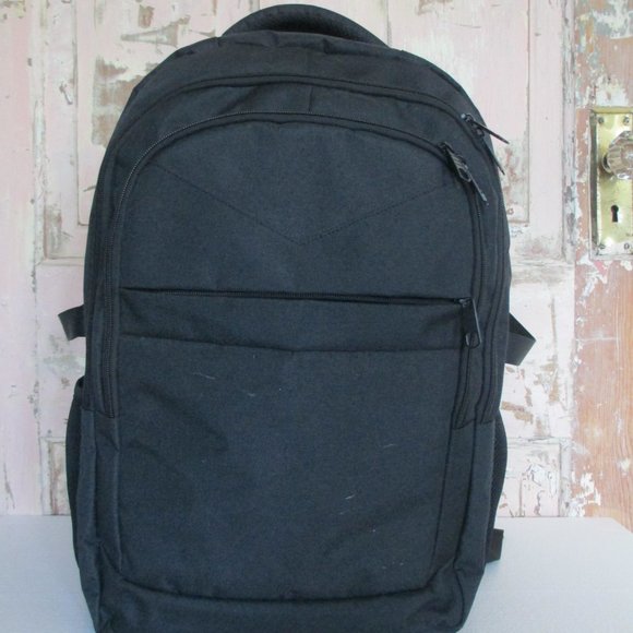 LARGE TRAVEL BACKPACK - Picture 3 of 10